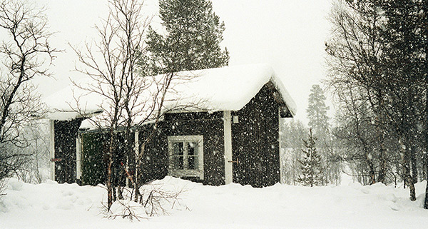 Jos suksi ei luista, voi lähteä vaikka Saariselälle kylpylään uimaan.