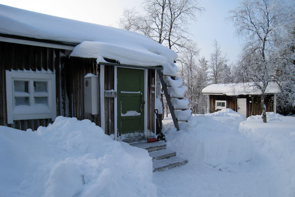 Lapissa hangen korkeus voi olla jopa toista metriä, joten lumitöitäkin riittää.